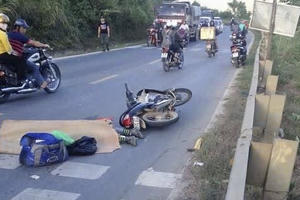 Hòa Bình: Xe máy đối đầu xe tải, một phượt thủ tử vong ngay tại chỗ