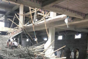 Nam Định: Ít nhất 1 người bị thiệt mạng trong vụ sập giàn giáo tại siêu thị đang xây