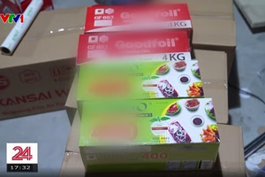 Phát hiện cơ sở sản xuất màng bọc thực phẩm giả chứa chất cấm, gây dậy thì sớm và vô sinh
