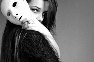 “Trong thói đời cười ra nước mắt”