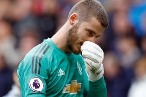 De Gea xin lỗi MU, Neymar bí mật đàm phán Man City