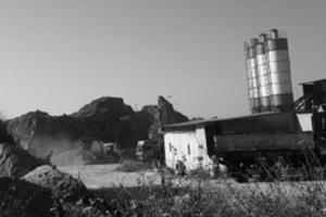 Nghệ An: Trạm trộn bê tông trái phép ngang nhiên hoạt động như "chốn không người" Nghệ An: Trạm trộn bê tông trái phép ngang nhiên hoạt động như "chốn không người"