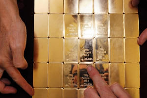 Giá vàng hôm nay 2/5: Sụt giảm nghiêm trọng