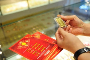 Giá vàng diễn biến bất thường