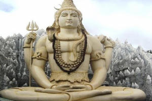 Chiêm ngưỡng những nét đẹp thanh tú bức tượng Tu sĩ Chăm Pa nghìn năm tuổi