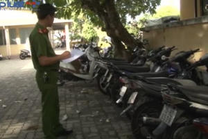 Huế: Phát hiện tiệm cầm đồ chứa chấp tang vật vụ án và nhiều xe máy không có giấy tờ