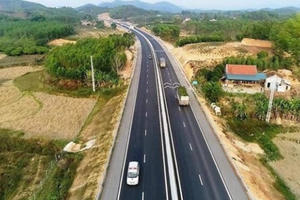 Tìm vốn đầu tư 725km cao tốc Hà Nội - Viêng Chăn Tìm vốn đầu tư 725km cao tốc Hà Nội - Viêng Chăn