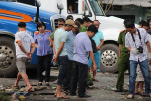 Mâu thuẫn trong lúc nhậu, tài xế xe container cầm dao đâm đồng nghiệp tử vong Mâu thuẫn trong lúc nhậu, tài xế xe container cầm dao đâm đồng nghiệp tử vong