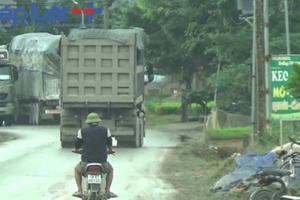 Bài 2: Ra quận “dẹp loạn” xe quá tải lộng hành trên QL70 tại Phú Thọ