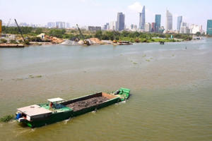 Thay nhau trúng thầu nạo vét luồng hàng hải