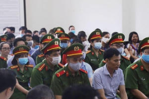 Vụ gian lận điểm thi tại Hòa Bình: Đề nghị mức án 15 cựu cán bộ công an, giáo dục