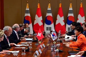 Bê bối 'bạn thân Tổng thống': Hàn Quốc thay Thủ tướng