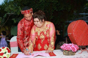 Vỗ béo người yêu từ 90kg lên 120kg rồi mới cưới, ông chồng của năm đây rồi!