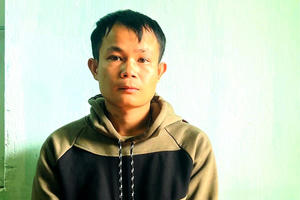 Bắt giữ đối tượng vận chuyển gần 400 viên ma túy tổng hợp