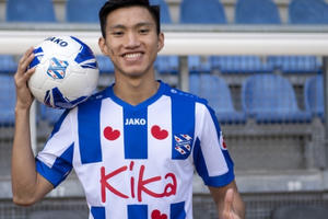Heerenveen đàm phán với CLB Hà Nội về Đoàn Văn Hậu