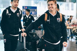 Đội tuyển Thái Lan tập kín ngay sau khi tới Hà Nội