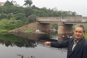 Dân khốn khổ vì nước sông Đáy ô nhiễm Dân khốn khổ vì nước sông Đáy ô nhiễm
