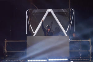 DJ Wang Trần gây náo loạn Phố đi bộ Nguyễn Huệ cùng bộ ba DJ quốc tế