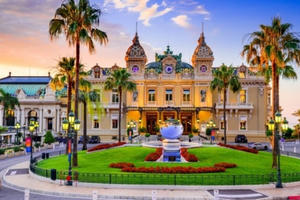 Vùng đất cứ 3 người lại có một triệu phú, cuộc sống giới siêu giàu ra sao?