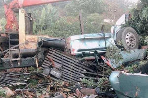 Tin tai nạn giao thông ngày 22/11: Xe tải mất lái lao vào nhà dân, 2 người tử vong Tin tai nạn giao thông ngày 22/11: Xe tải mất lái lao vào nhà dân, 2 người tử vong