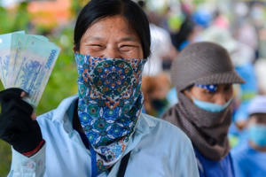 Hoa mắt với mức thưởng Tết "khủng" của doanh nghiệp năm 2021