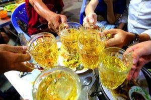 Bộ Y tế yêu cầu đưa quy định cấm uống rượu, bia tại nơi làm việc vào nội quy, quy chế của cơ quan, đơn vị