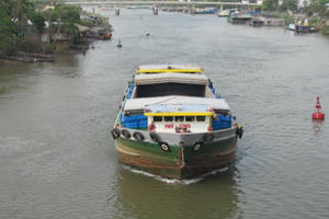 Nguy cơ tai nạn đường thủy tại cầu vượt sông