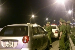 Xe khách chắn ngang trạm thu phí cao tốc Hà Nội - Hải Phòng để "biểu tình" tăng phí