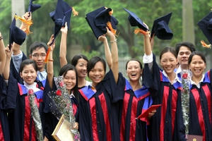 Bằng mọi cách thì hệ thống cũng không "tiêu" hết được số giáo viên thừa