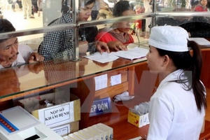 Viện phí, giá xăng khiến CPI tăng cao