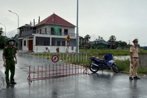 Phong tỏa 15 điểm trên 4 trục đường chính tại Hà Tĩnh sau khi phát hiện cặp vợ chồng dương tính với SARS-CoV-2