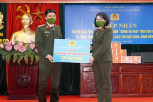 Bộ Công an đã ủng hộ hơn 3,2 tỷ đồng chương trình "Sóng và máy tính cho em"