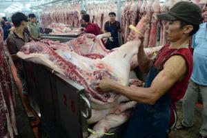 Bộ trưởng kêu gọi 'giải cứu' ngành chăn nuôi