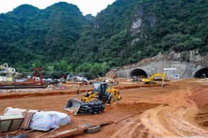 Giải quyết dứt điểm vướng mắc về nguồn vật liệu xây dựng cao tốc Bắc - Nam Giải quyết dứt điểm vướng mắc về nguồn vật liệu xây dựng cao tốc Bắc - Nam