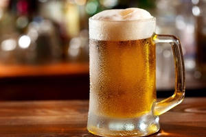 Bí ẩn trong cốc bia khiến cô gái tử vong sau khi hát karaoke