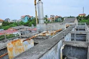 Nhà máy nước sạch 31 tỷ bỏ hoang, dân “chết khát”