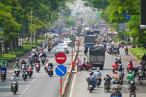 Mức phạt đi sai làn đường của các loại xe cơ giới, thô sơ