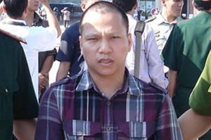 Chuyện tình của những tay giang hồ khét tiếng: "Năm thê bảy thiếp" nức nở xin được... trốn nã cùng "đại bàng" đất Cảng