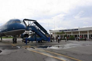 Sân bay Cát Bi giảm tần suất bay do đường băng xuống cấp