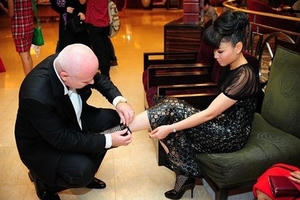 Chuyện tình chân dài - đại gia: "Người sung túc, kẻ truân chuyên"