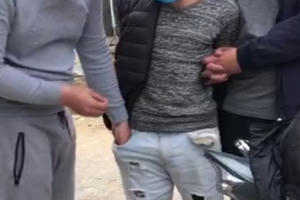 Xem clip công an khám phá bí mật “động trời” dưới yên xe máy của hai nam thanh niên