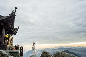 Top điểm đến tâm linh đẹp ngoạn mục tại Quảng Ninh