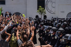 Tình trạng bất ổn "vượt mặt" cả COVID-19 tại Mỹ