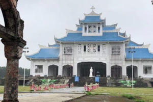 Thăm thánh đường La Vang