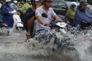 Dự báo thời tiết 27/4: Bắc Bộ tăng nhiệt, Trung Bộ mưa dông diện rộng