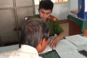 Quảng Ngãi: Giả cảnh sát chiếm đoạt trên 4 tỷ đồng