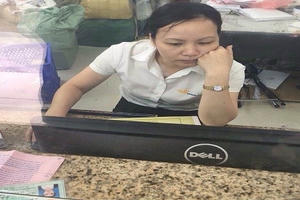 Bị tố “coi thường” khách hàng: Bưu điện Hà Nội lên tiếng xin lỗi
