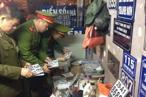 Thâm nhập “chợ” biển số xe giả
