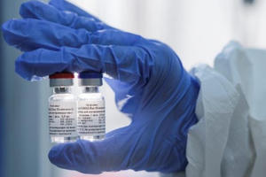 Nga bất ngờ cắt giảm quy mô nghiên cứu vaccine COVID-19