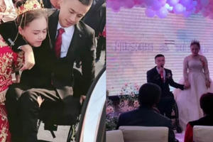 Cô dâu bế chú rể lên xe hoa, hàng trăm người trong hôn trường rơi nước mắt